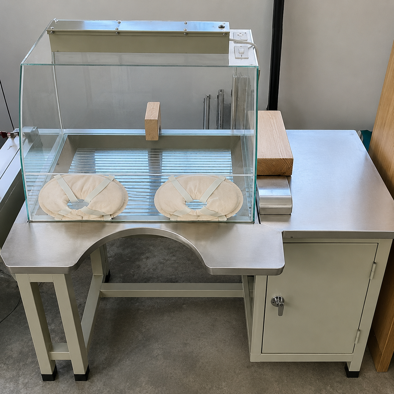 Filling Table with Vacuum & Double Filters